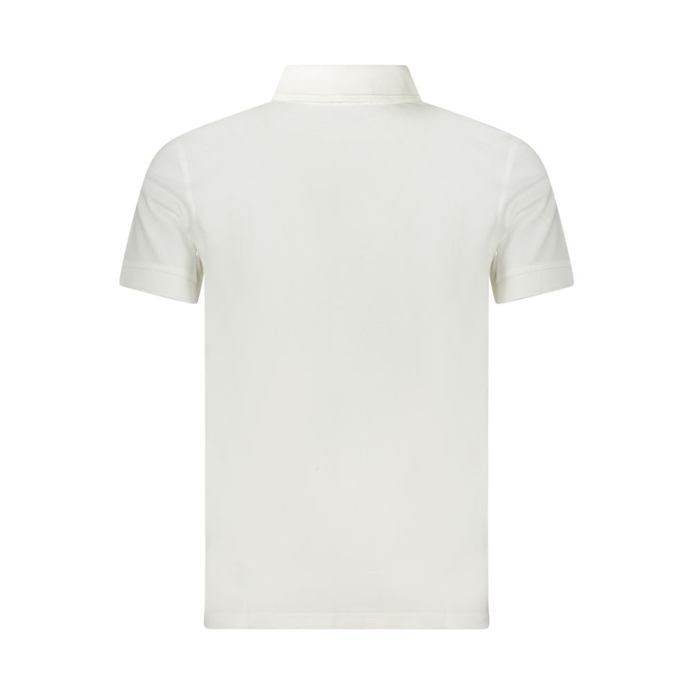 Polo homme blanc en coton de la marque Hugo Boss, col classique et manches courtes, élégant et confortable.