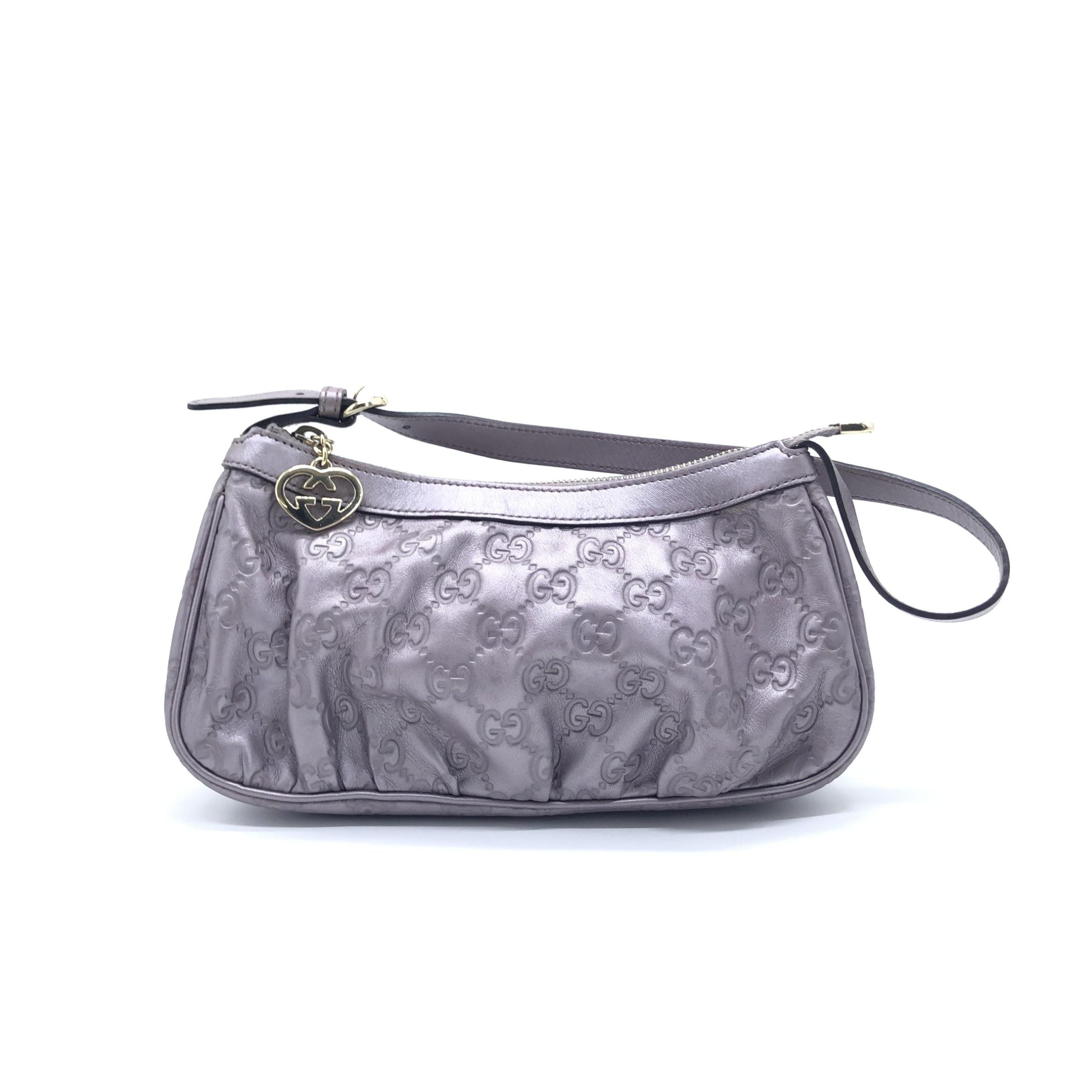 Sac à épaules Gucci Metallic Guccissima Lovely en cuir avec motif métallique brillant et design élégant.