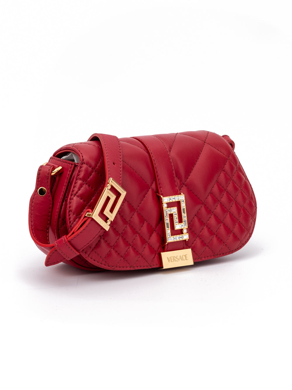 Sac à bandoulière en cuir rouge matelassé de Versace, avec bandoulière élégante et détails de luxe.