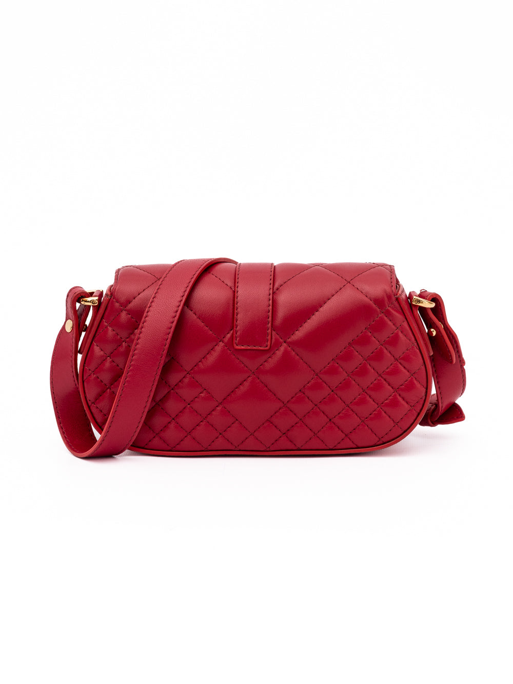 Sac à bandoulière en cuir rouge matelassé de Versace, élégant et sophistiqué, avec détails de la marque.