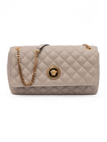 Sac à bandoulière en cuir matelassé taupe de Versace, accessoire élégant avec bandoulière en cuir et détails sophistiqués.