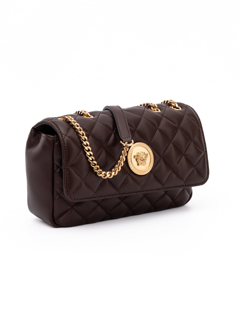 Sac à main en cuir matelassé marron de Versace avec bandoulière épaisse, détail de luxe et design élégant.