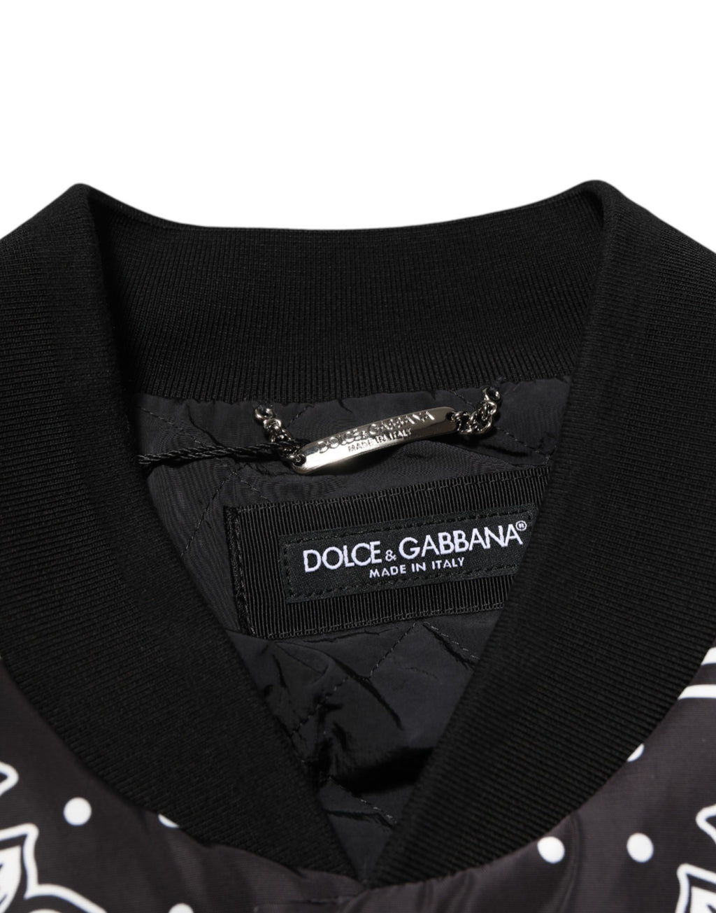 Veste bomber pour homme Dolce & Gabbana avec imprimé bandana noir et blanc, style décontracté et tendance.