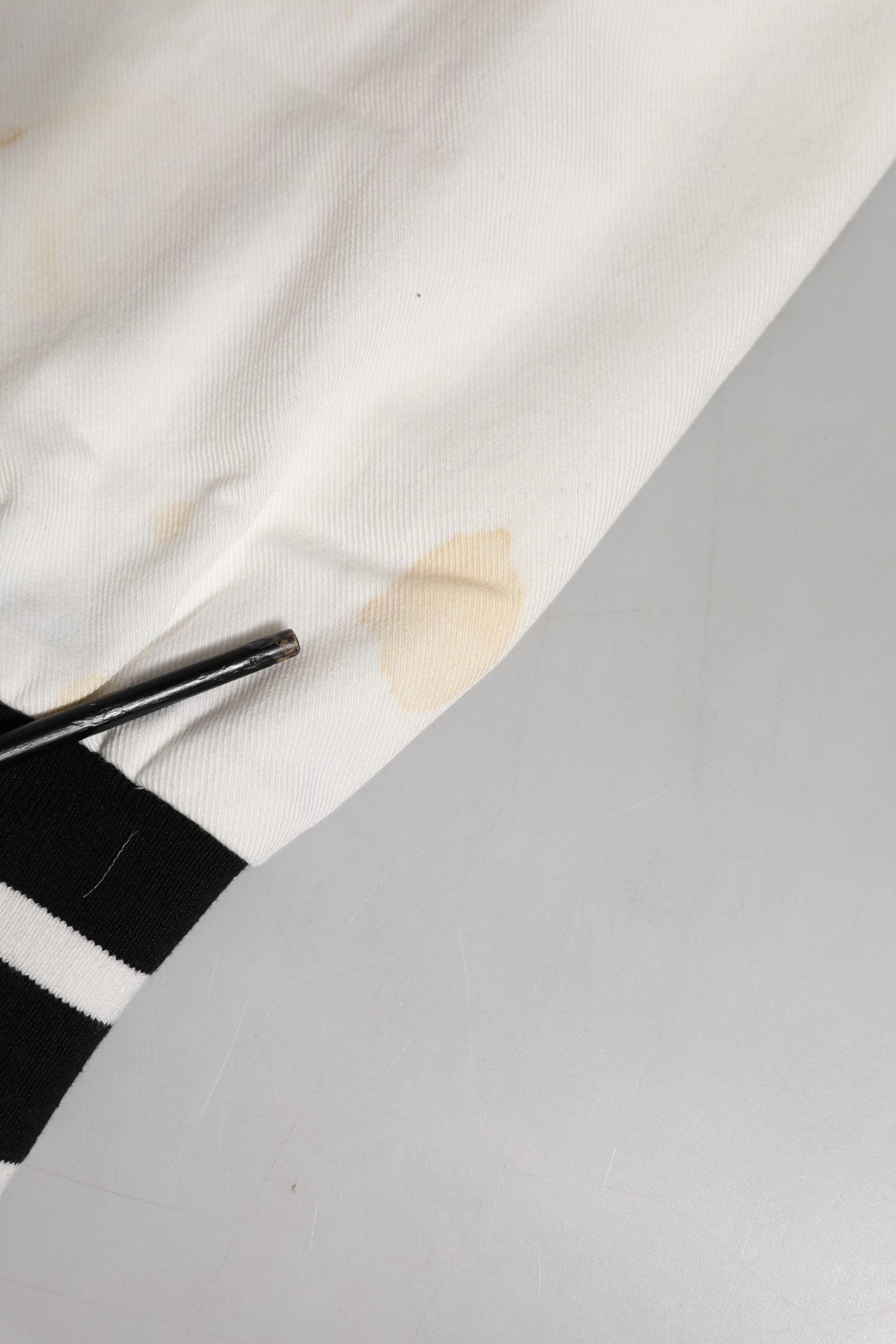 Pantalons cargo joggers en coton blanc pour homme de Dolce & Gabbana, coupe skinny et style décontracté.
