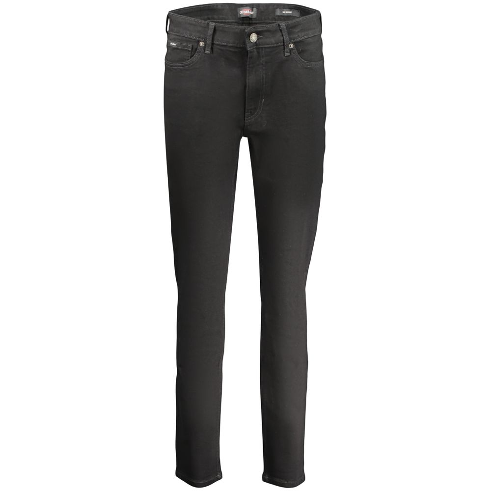 Jeans pour femmes Guess Jeans en coton noir, coupe classique, portée décontractée, visible sur la photo.