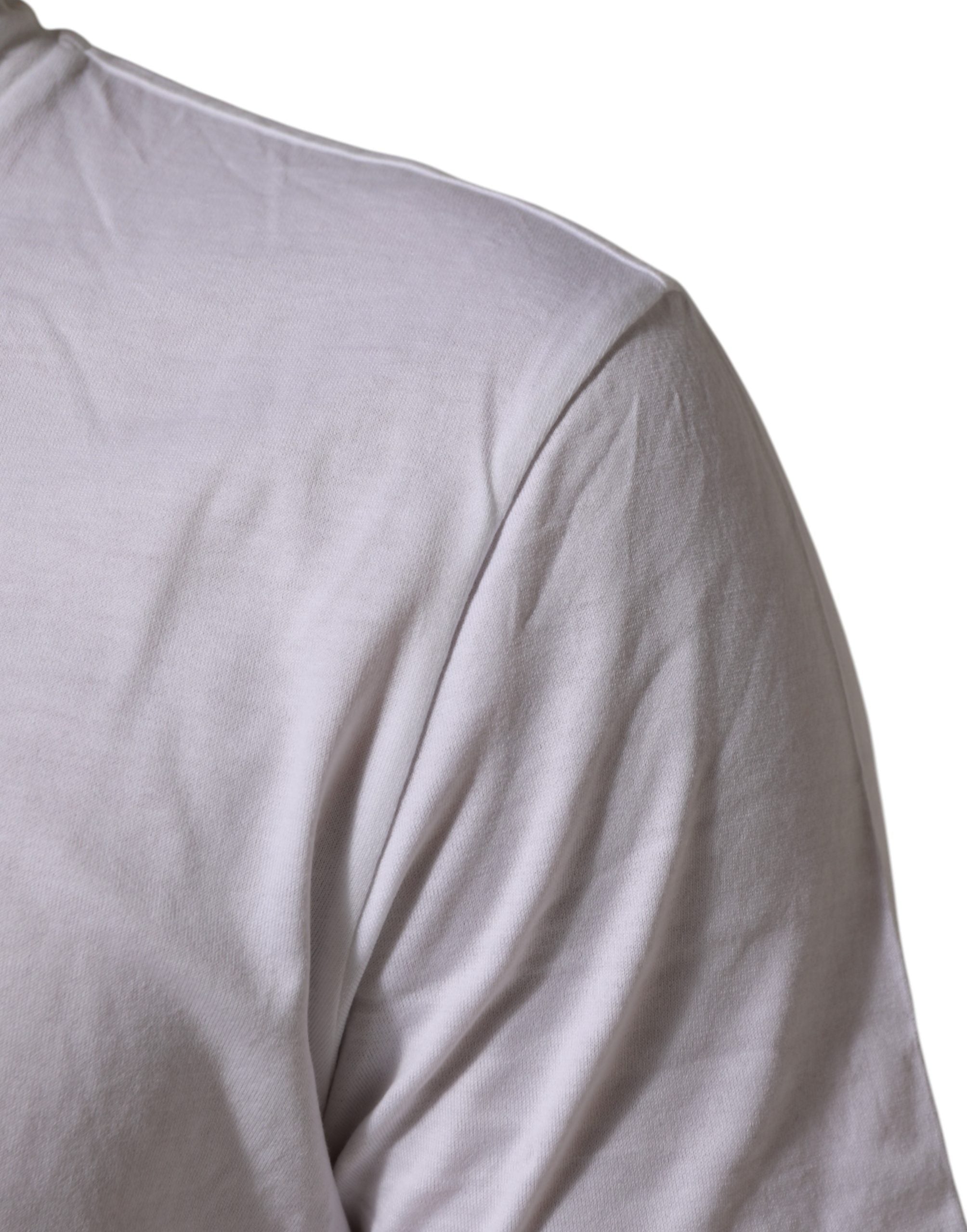 T-shirt blanc en coton Dolce & Gabbana avec patch DG Love, col rond, style décontracté et logo visible.