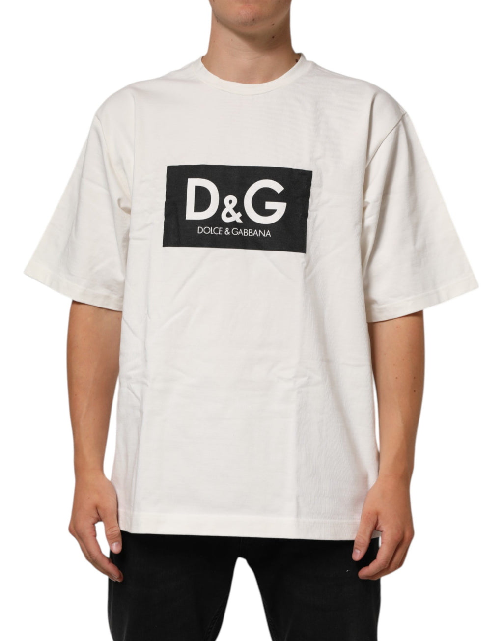 T-shirt blanc en coton Dolce & Gabbana pour homme avec logo imprimé et col rond, mode élégante et décontractée.