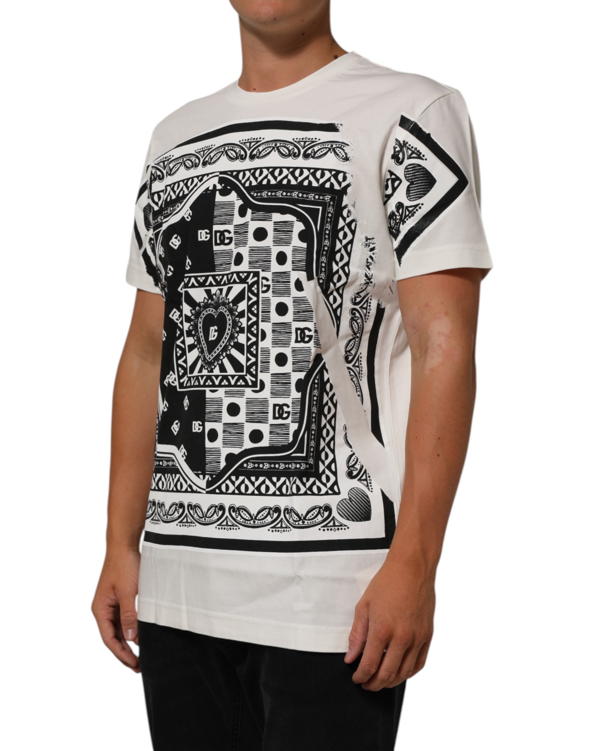 T-shirt blanc Dolce & Gabbana en coton avec imprimé bandana, col rond et style décontracté.
