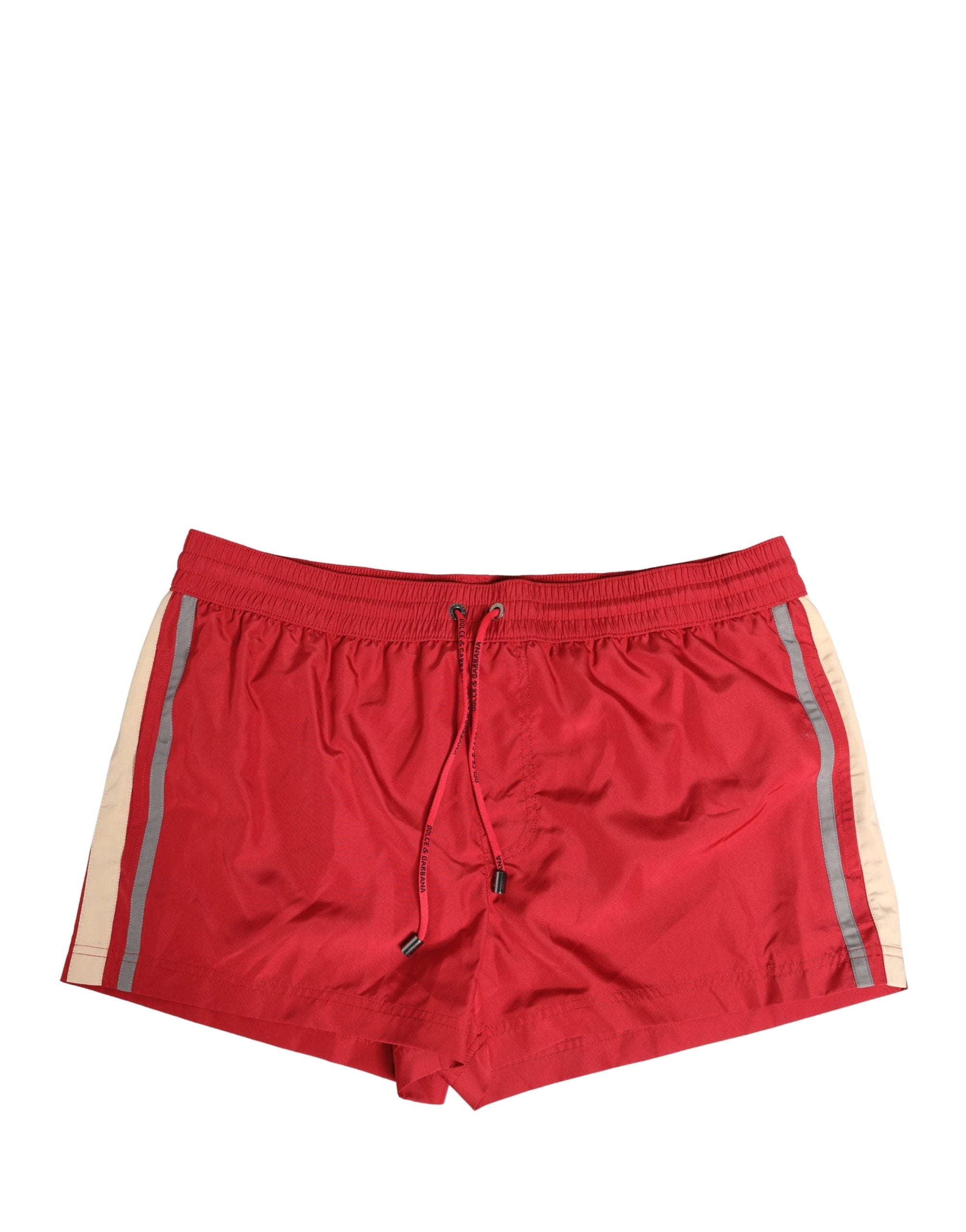 Shorts de bain rouge en polyester pour homme de Dolce & Gabbana avec cordon de serrage, vêtements de plage élégants.