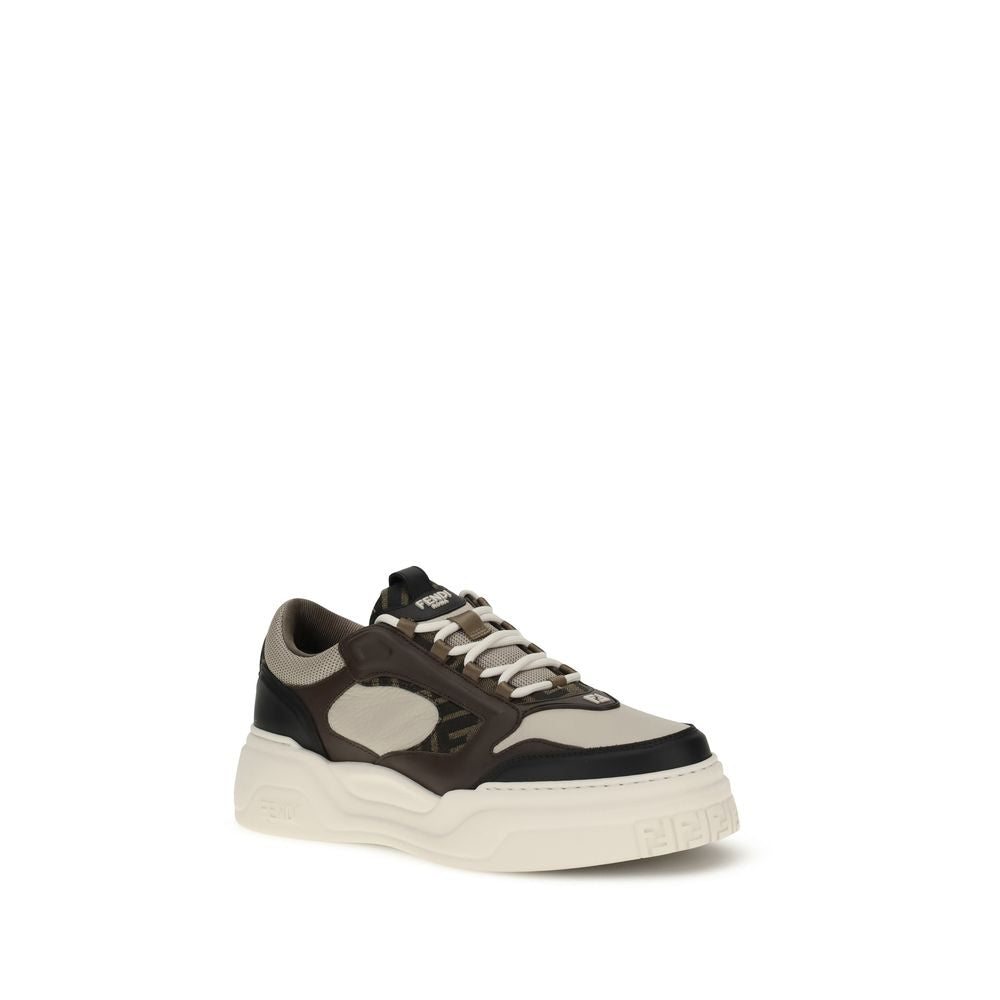 Sneakers Fendi Bos Taurus en cuir de veau noir avec semelle épaisse, style chunky, pour homme ou femme.