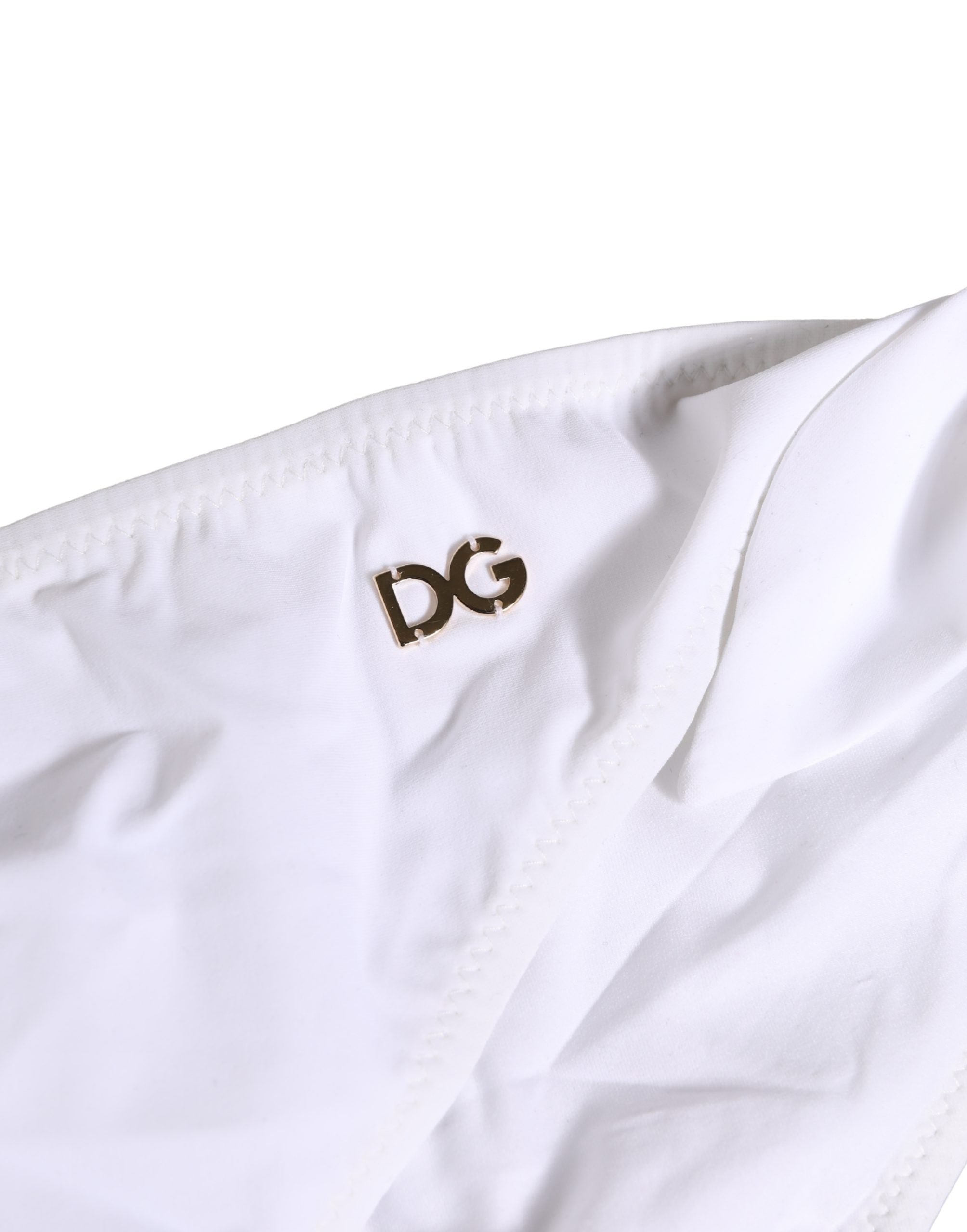 Maillot de bain Dolce & Gabbana en nylon blanc avec plaque logo DG, style bikini pour femme.