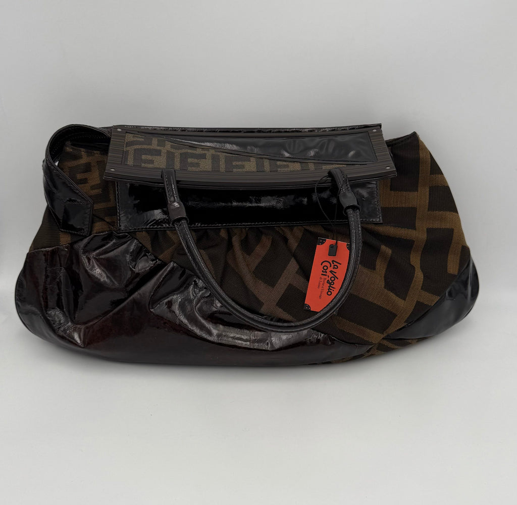 Sac à main Fendi FF Zucca TO YOU en toile avec logo Fendi, design élégant et motif emblématique brun et beige.