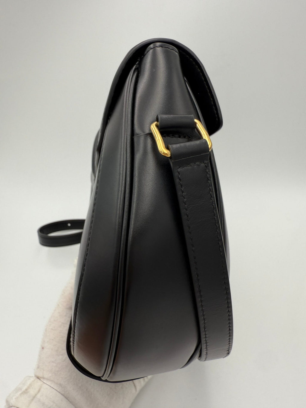 Sac besace noir grand de Celine CELINE, sac à main élégant avec bandoulière en cuir, idéal pour un style sophistiqué.