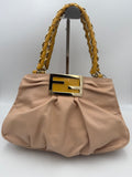 Sac à main Fendi Mia Bag, élégant sac à main en cuir avec logo Fendi, pour un style sophistiqué et chic.