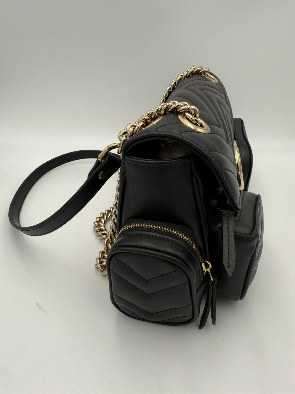 Sac à main Gucci Marmont édition limitée, en cuir matelassé avec logo double G métallique, pour femmes.