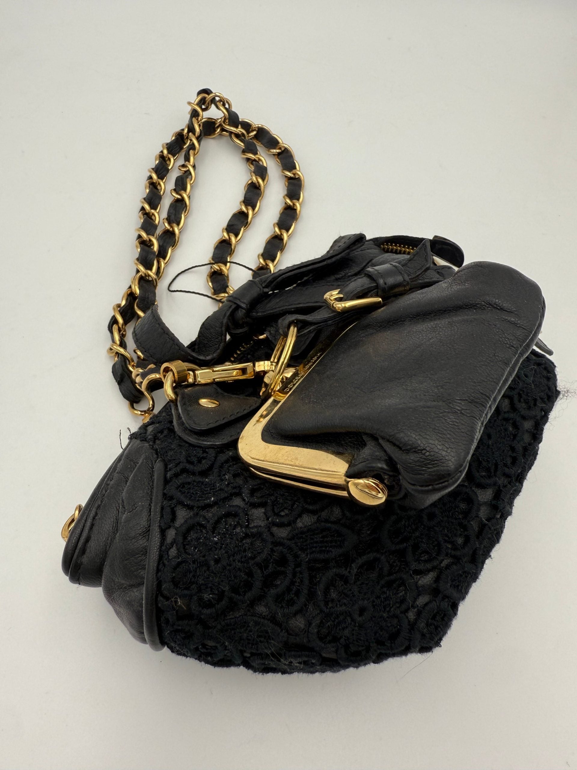 Sac à main Dolce & Gabbana Monica Bellucci, en cuir élégant avec détails sophistiqués et bandoulière, vue de face.