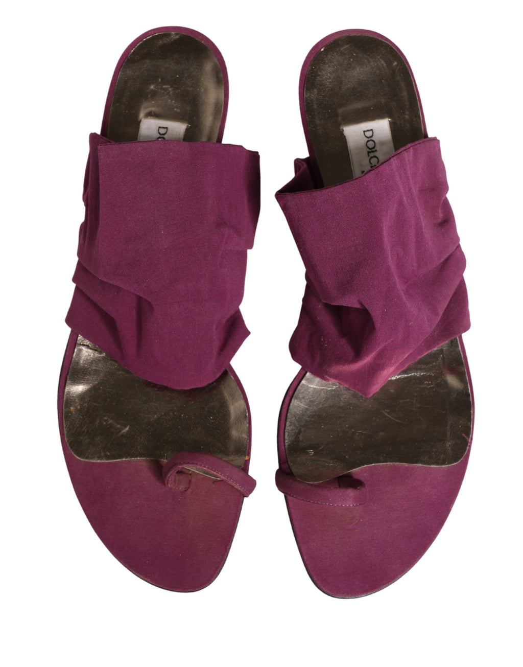 Sandales à talons violets Dolce & Gabbana, chaussures élégantes en cuir avec bride à la cheville, vue de côté.