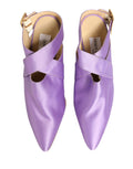 Sandales en satin violet de Dolce & Gabbana, chaussures élégantes avec talon pour femme, vue de côté.