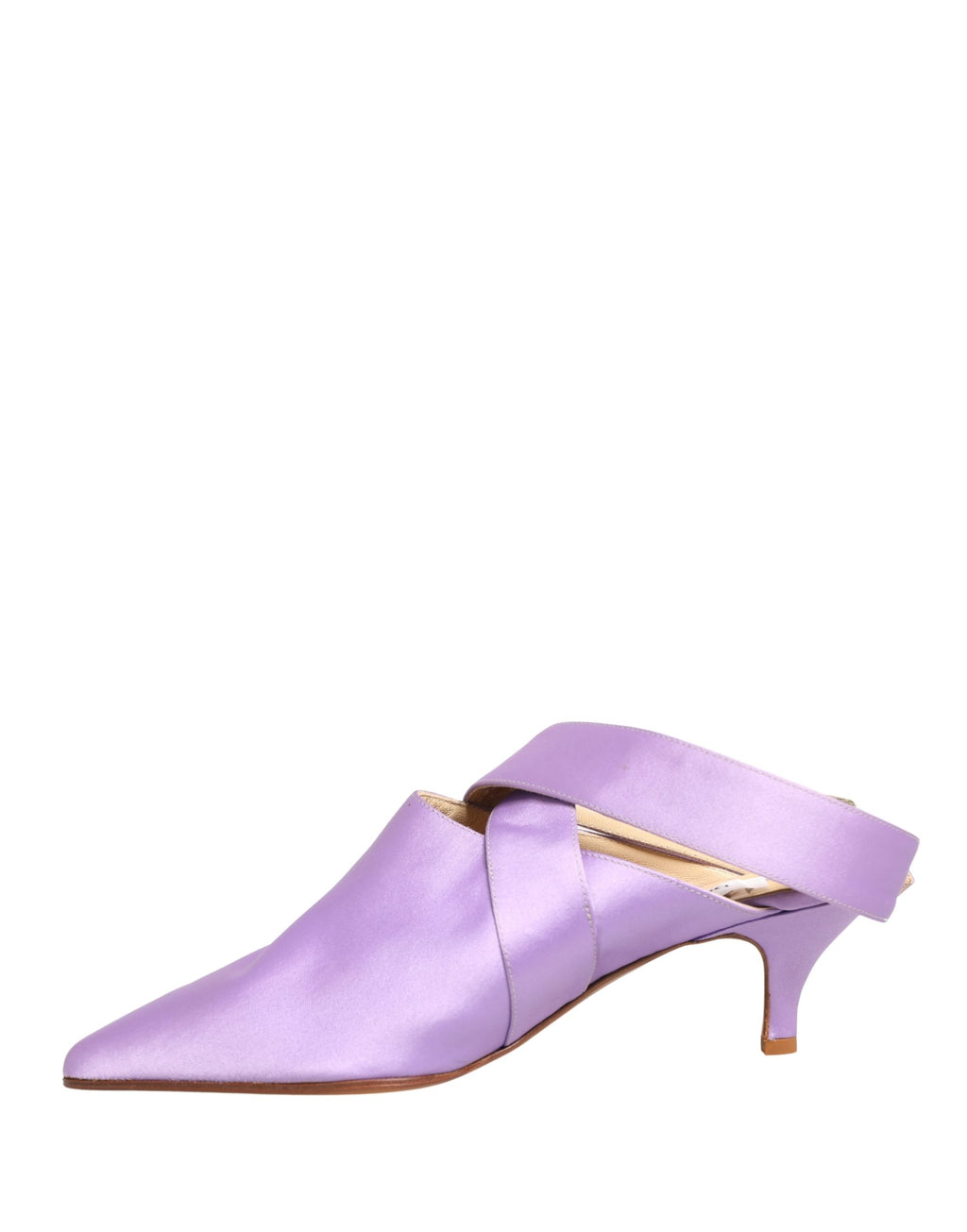 Sandales en satin violet Dolce & Gabbana, chaussures élégantes avec talons, visibles avec détails en satin et design sophistiqué.