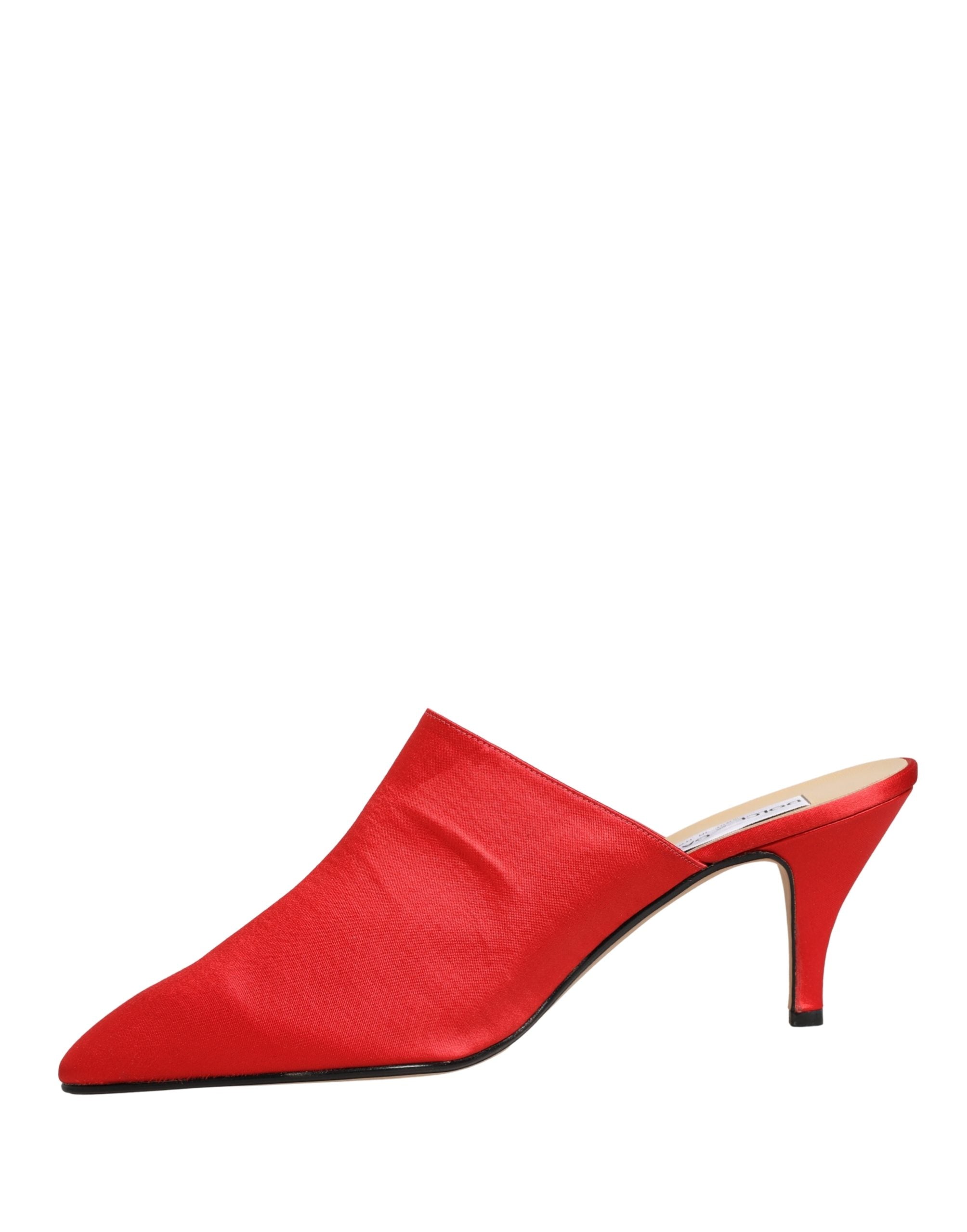 Escarpins rouges en daim de Dolce & Gabbana, mule à talon élégant et sophistiqué, parfaits pour une tenue chic.