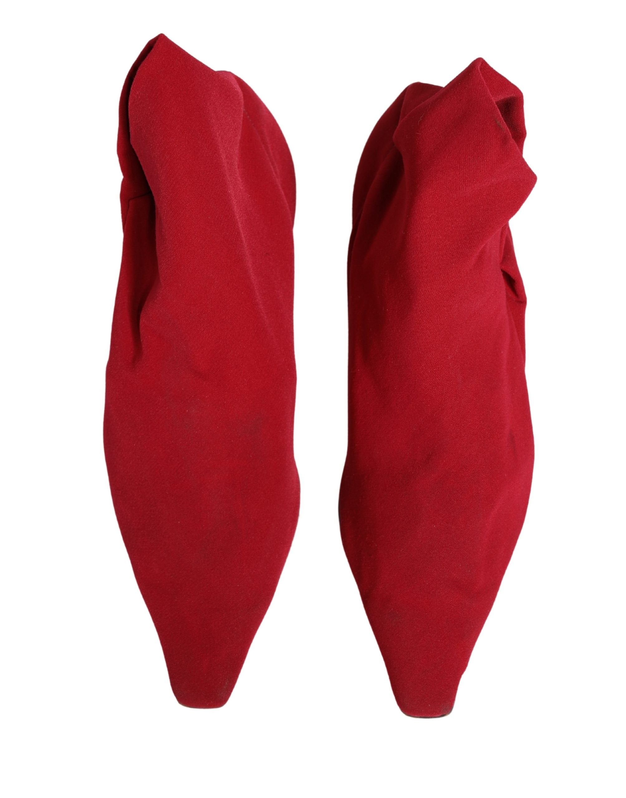 Chaussures Dolce & Gabbana en daim rouge pour la cheville, style bottines élégantes et tendance.