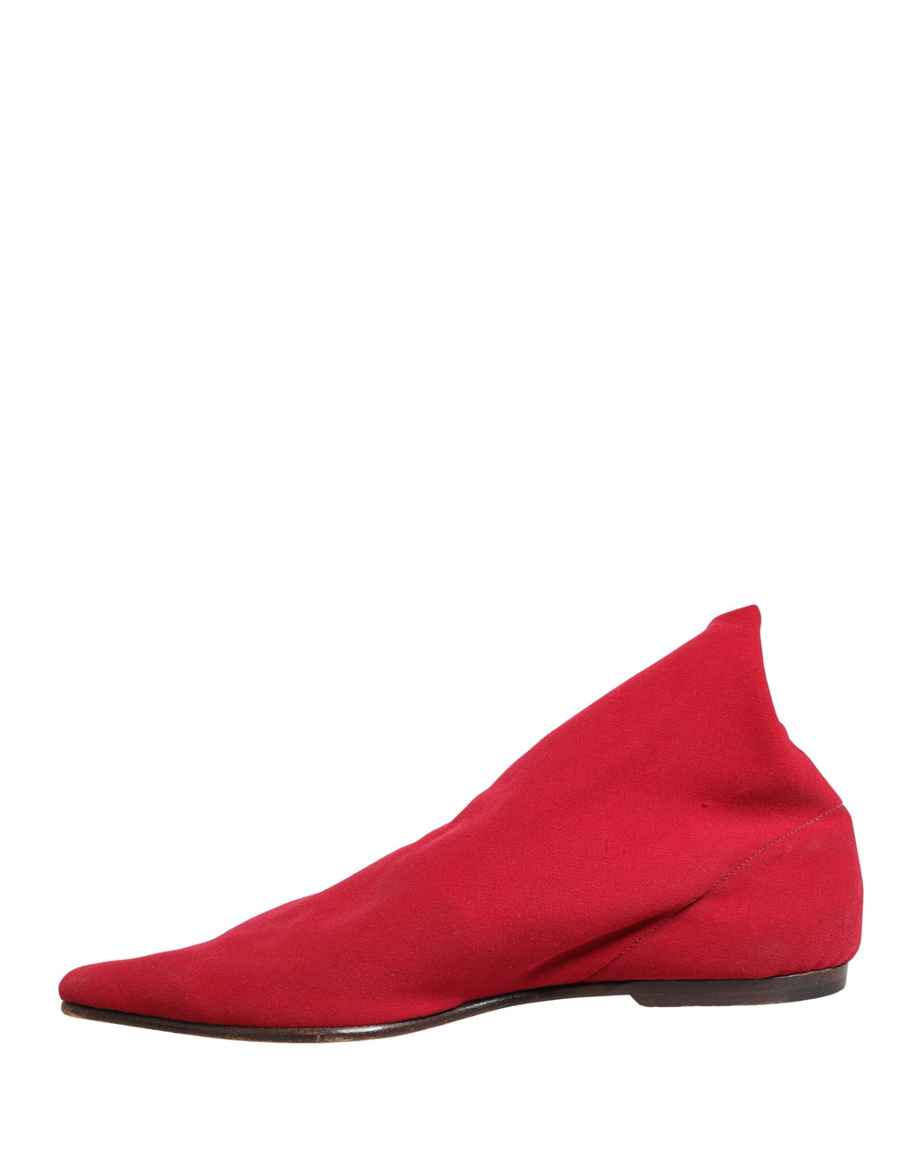 Bottes Chelsea en daim rouge Dolce & Gabbana pour femme, semelle en caoutchouc, talon moyen, style élégant et moderne.