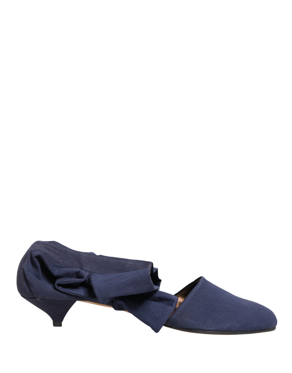 Chaussures à talons Dolce & Gabbana en coton bleu, bottines ankle, visibles en gros plan, élégantes et modernes.