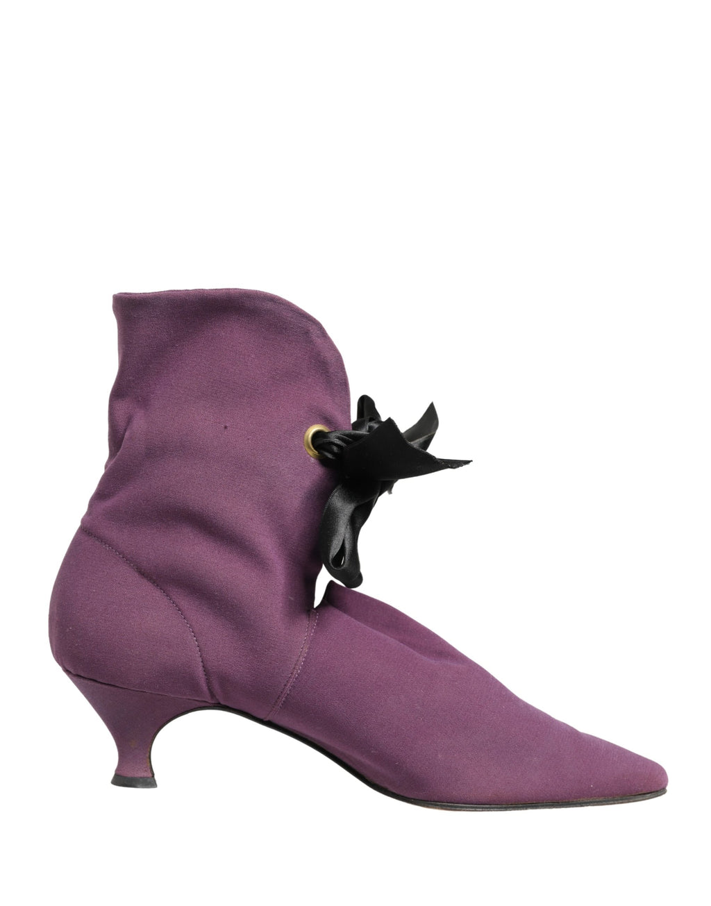 Chaussures bottines mi-mollet violettes Dolce & Gabbana, style élégant, en cuir avec talon moyen, vue de face.
