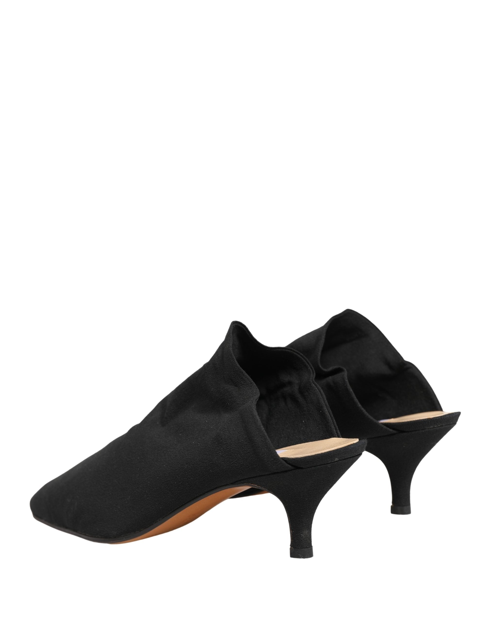 Chaussures mules à talons en daim noir Dolce & Gabbana, élégantes et sophistiquées, vues de face.