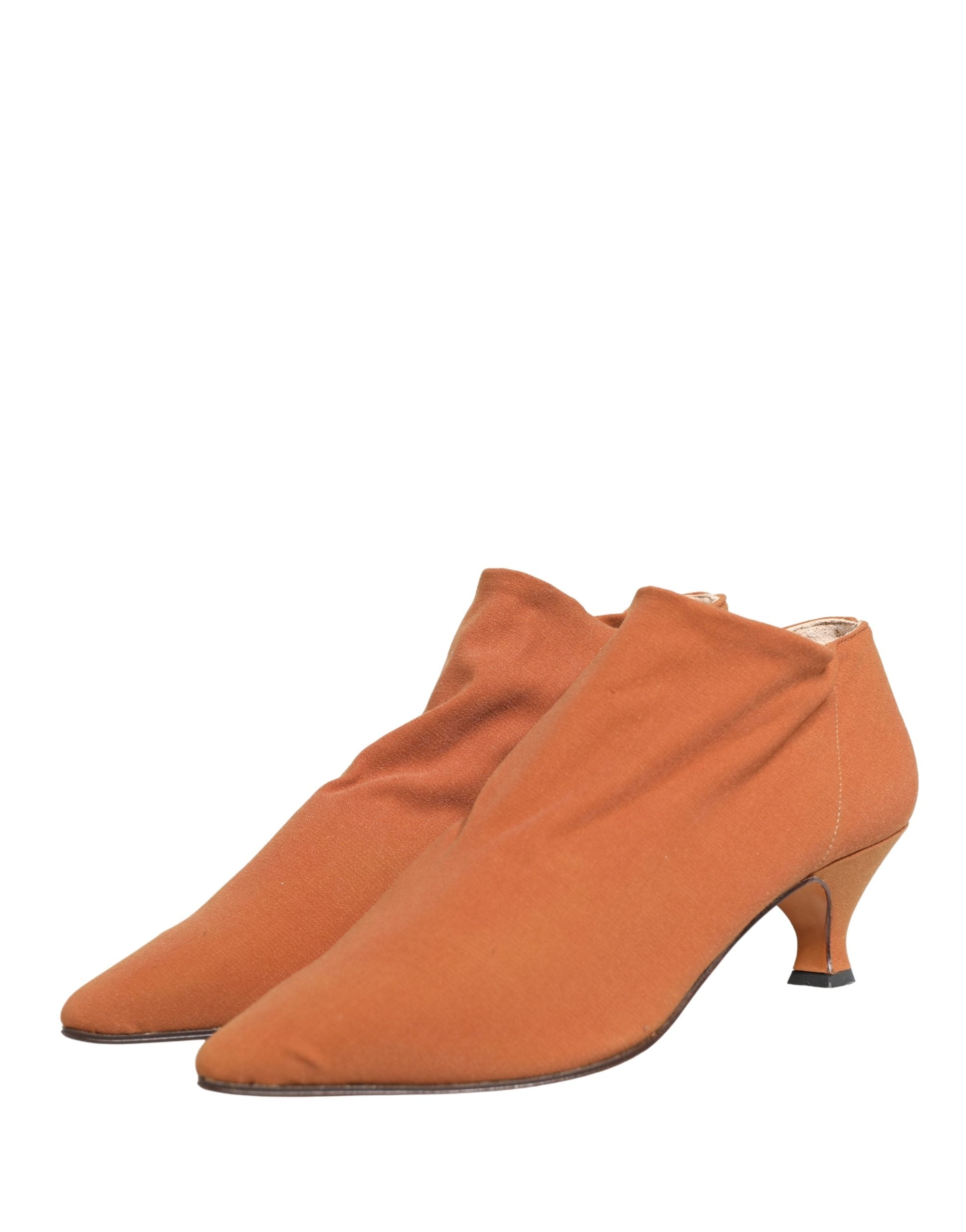 Bottes ankle en daim marron de Dolce & Gabbana, chaussures élégantes avec semelle en cuir et finition raffinée.
