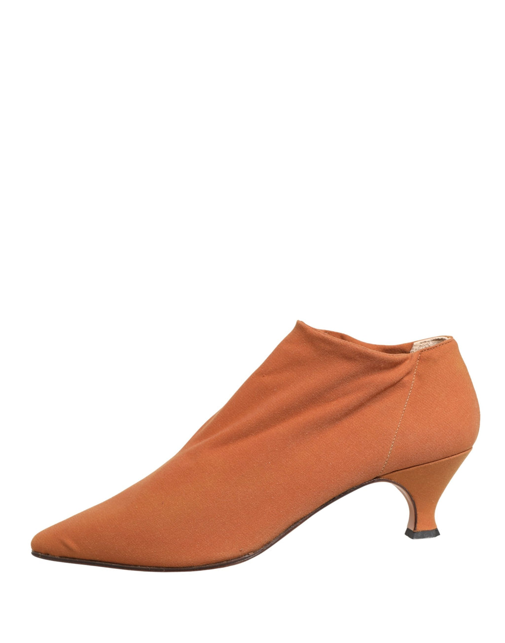 Chaussures bottines en daim marron de Dolce & Gabbana, baskets à la cheville avec talon élégant et design sophistiqué.