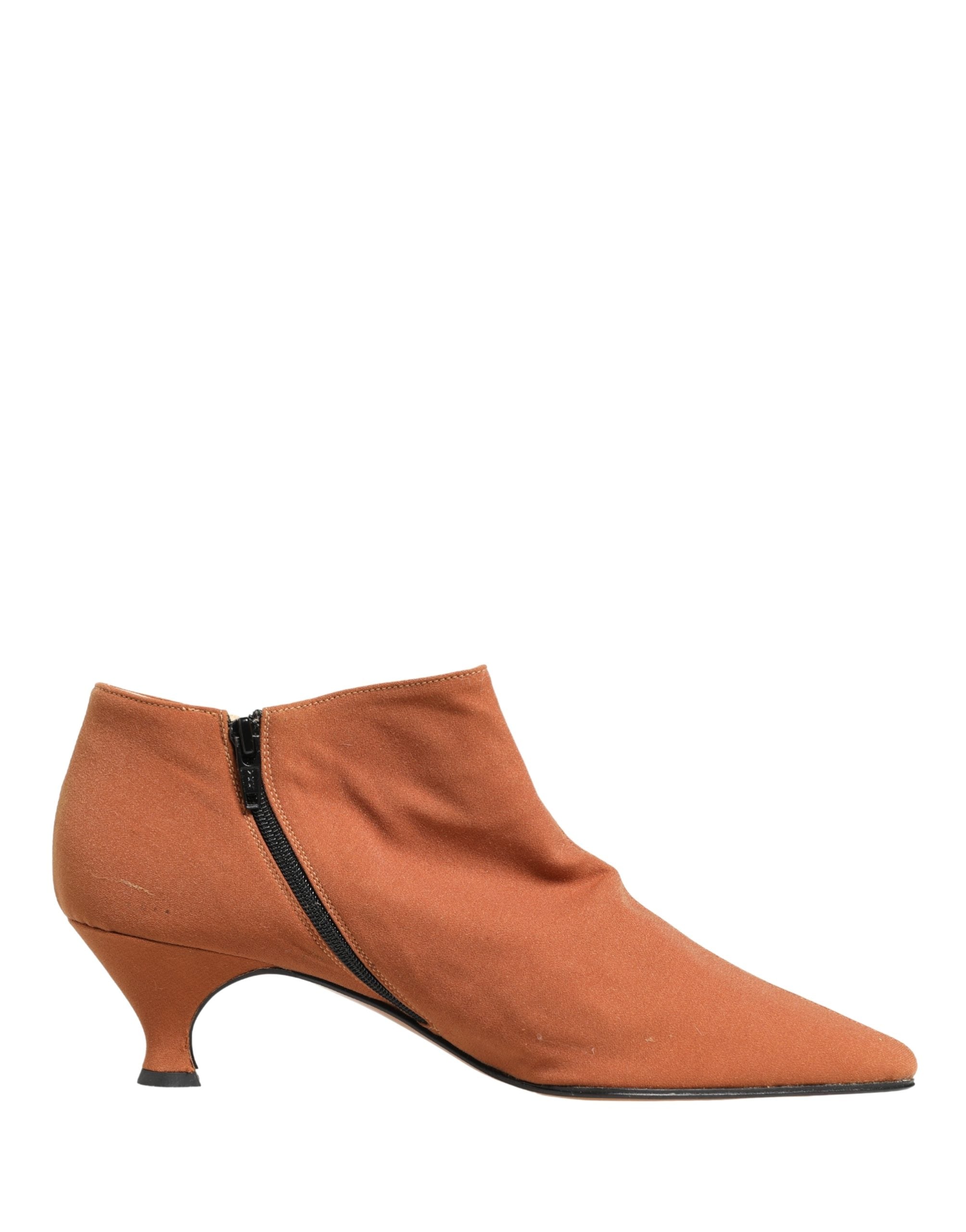 Bottes ankle en daim marron Dolce & Gabbana, chaussons élégants et confortables pour femmes.
