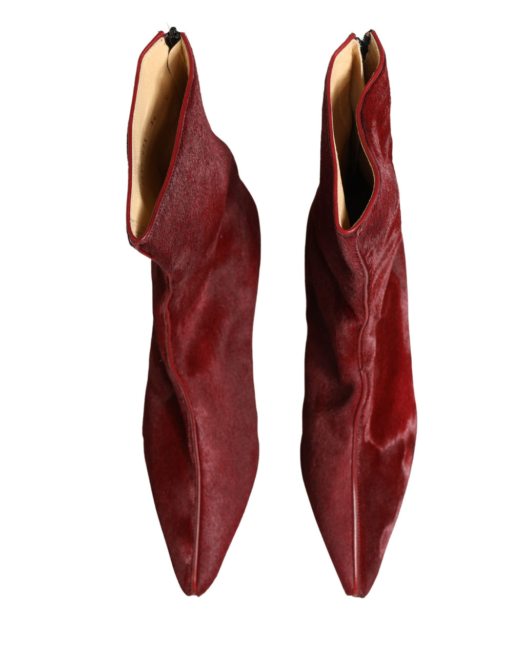 Bottes mi-mollet en daim bordeaux de Dolce & Gabbana, chaussures élégantes pour femmes, style sophistiqué et moderne.