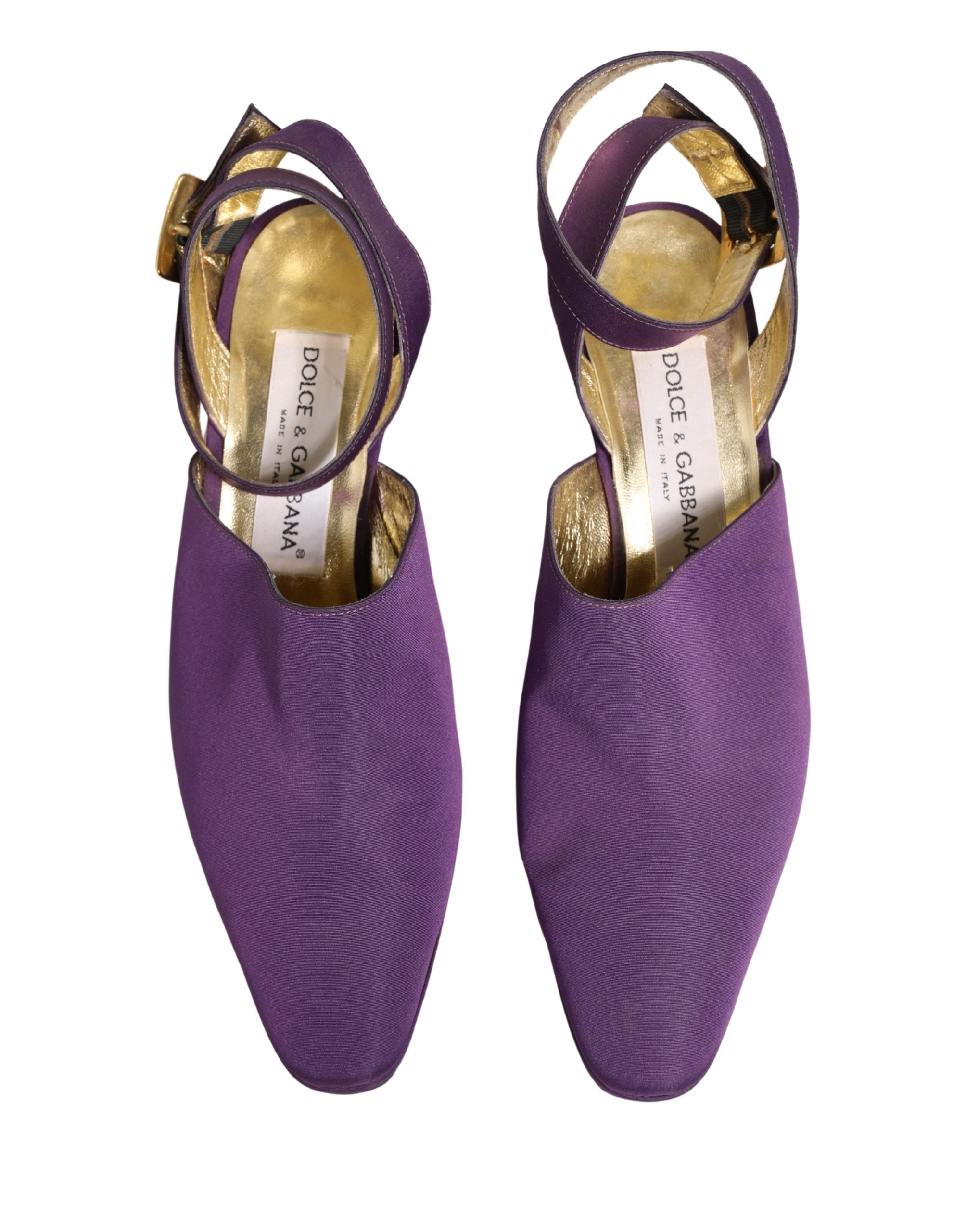Sandales en daim violet Dolce & Gabbana avec semelle élégante et design sophistiqué, vues de côté.