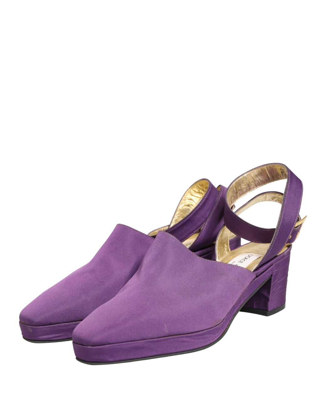 Sandales en suède violet Dolce & Gabbana, chaussures élégantes avec talon pour femme, visibles sur l'image.