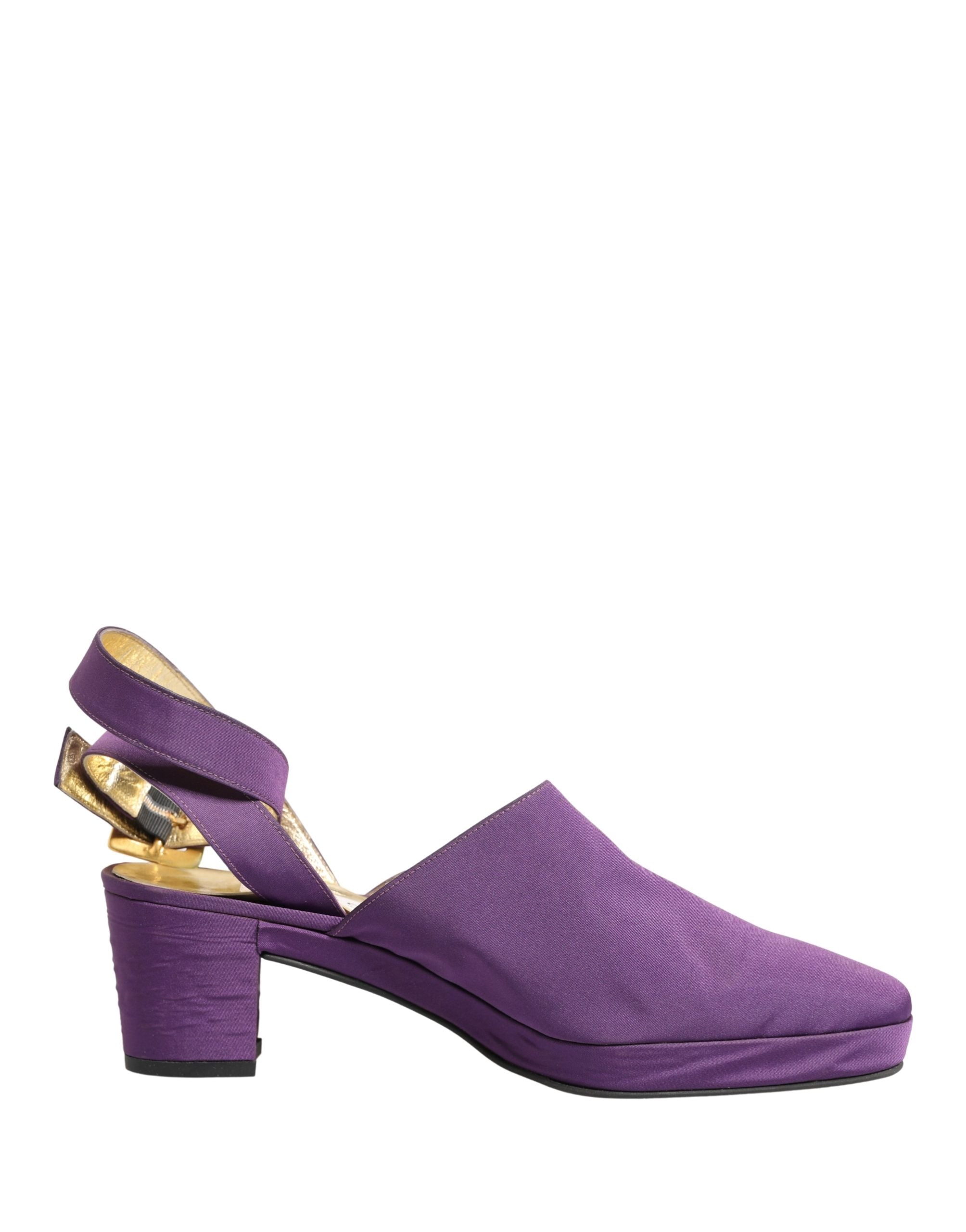 Sandales en daim violet Dolce & Gabbana, chaussures élégantes avec semelle en cuir et détails raffinés.