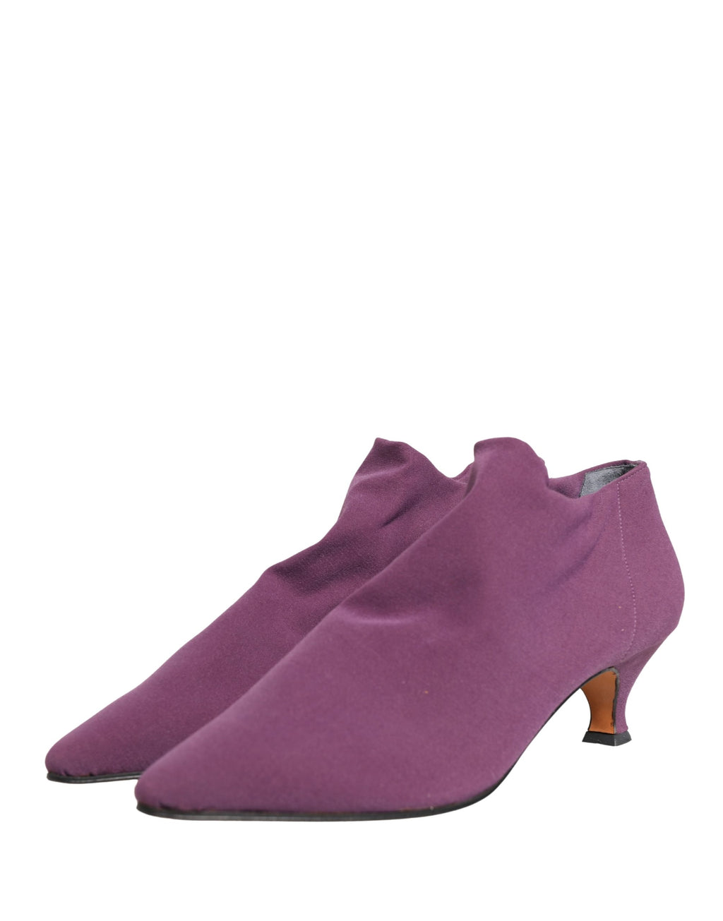 Bottes à talon en daim violet Dolce & Gabbana, chaussures élégantes pour femme, vue de côté avec détails de la semelle.