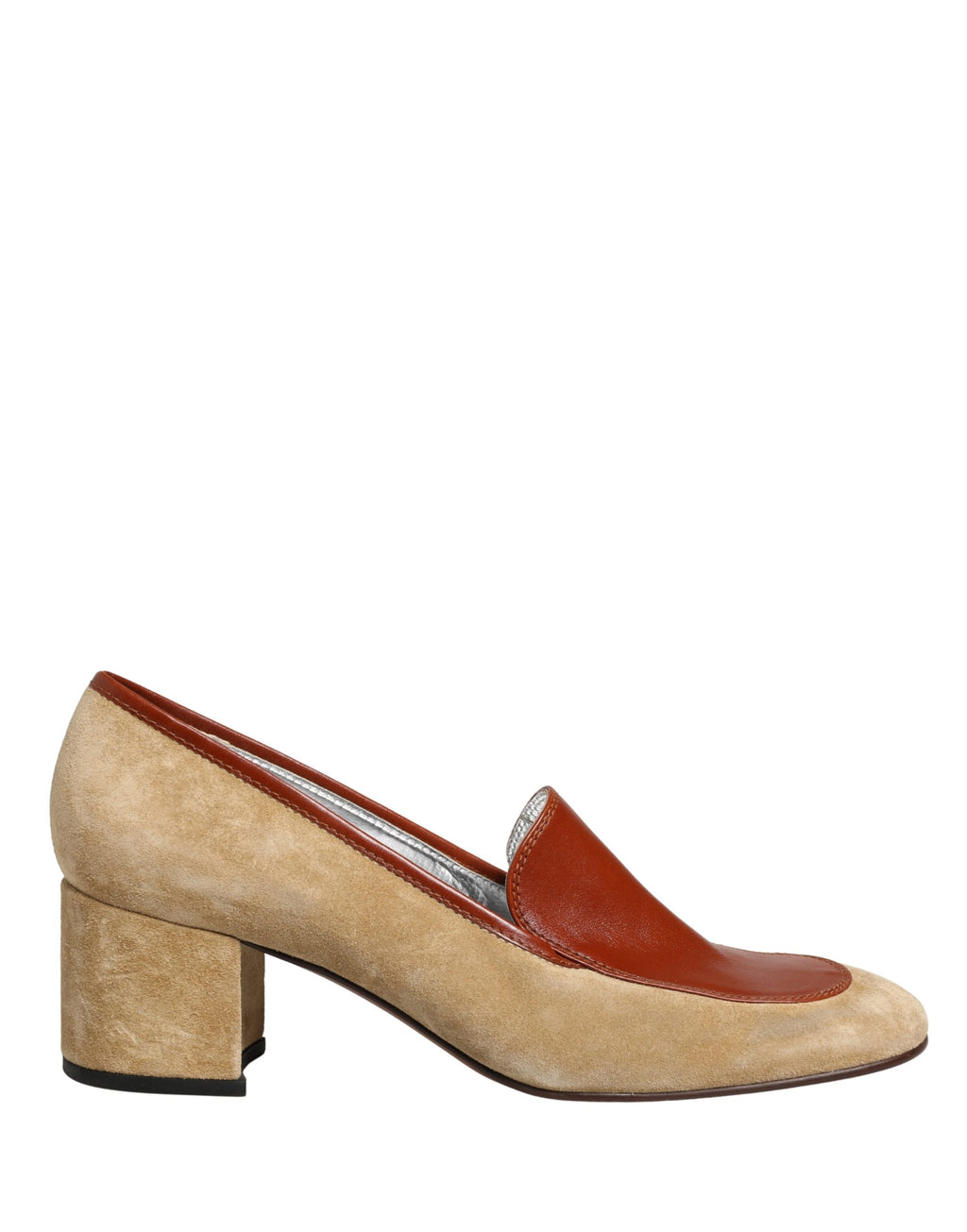 Chaussures loafers en cuir et daim beige Dolce & Gabbana avec talons blocs, vue de face.