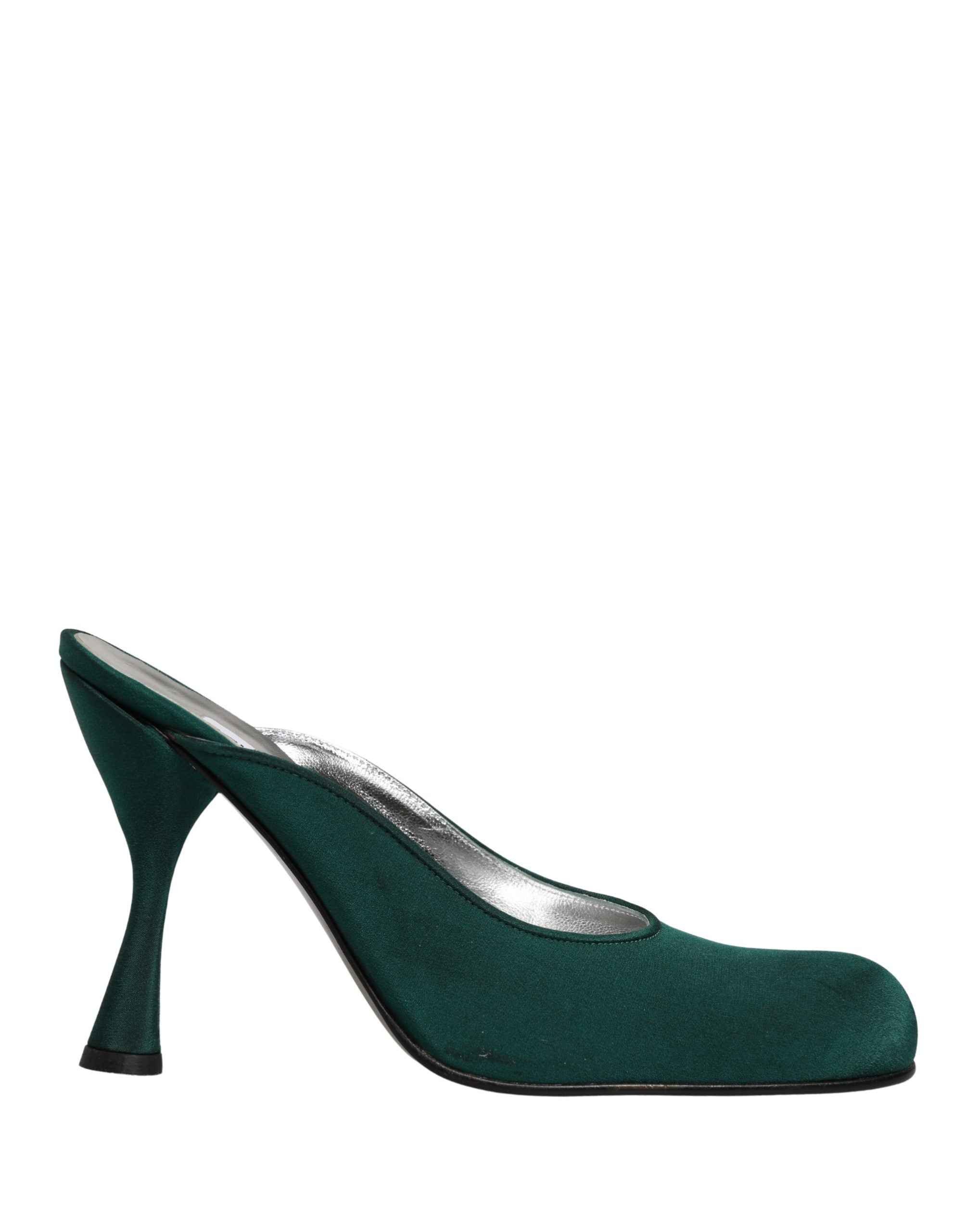 Chaussures à talons hauts en daim vert de Dolce & Gabbana, élégantes et sophistiquées, montrant la partie avant et le talon.