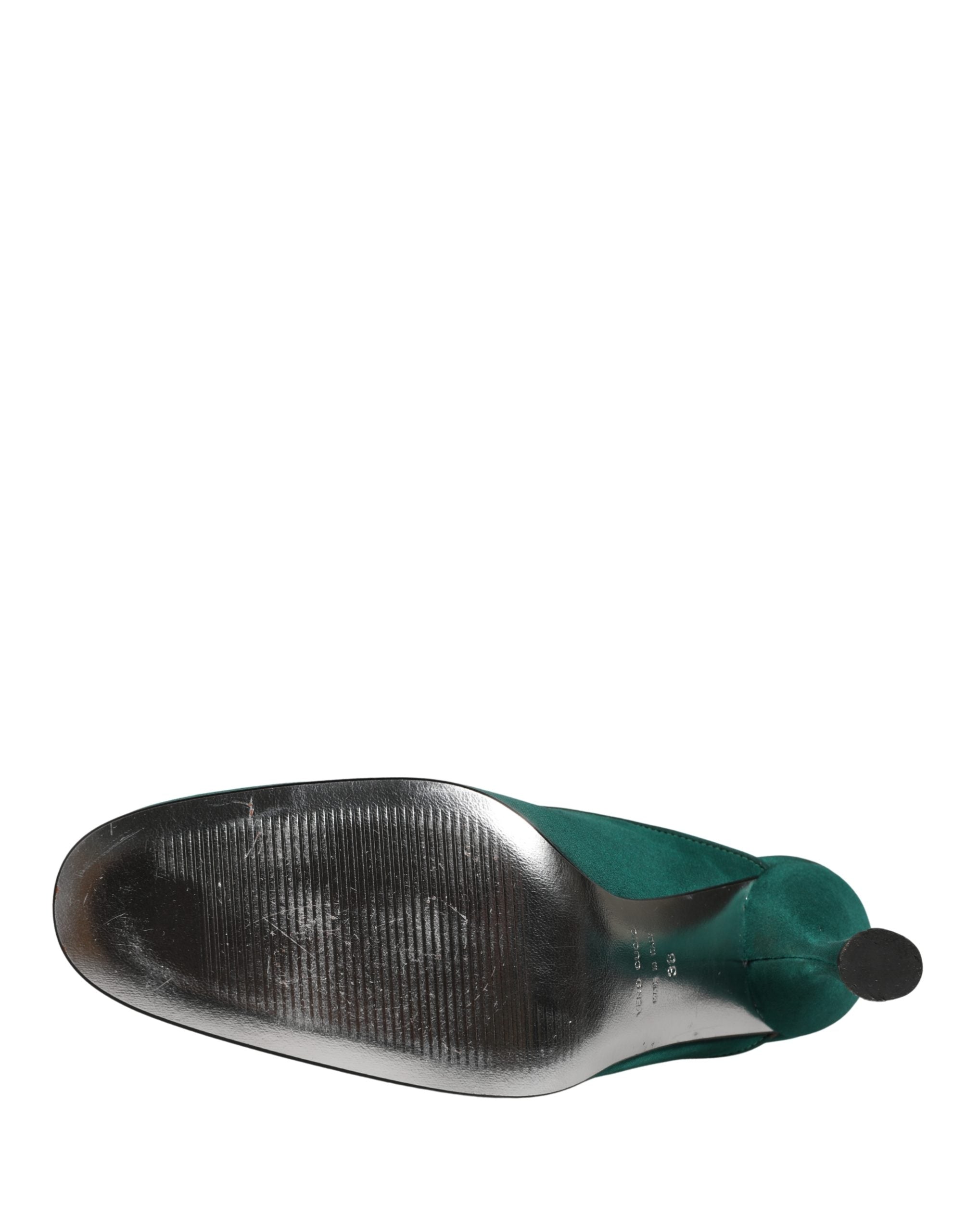 Chaussures Dolce & Gabbana en daim vert à talons hauts pour femmes, élégantes et sophistiquées.