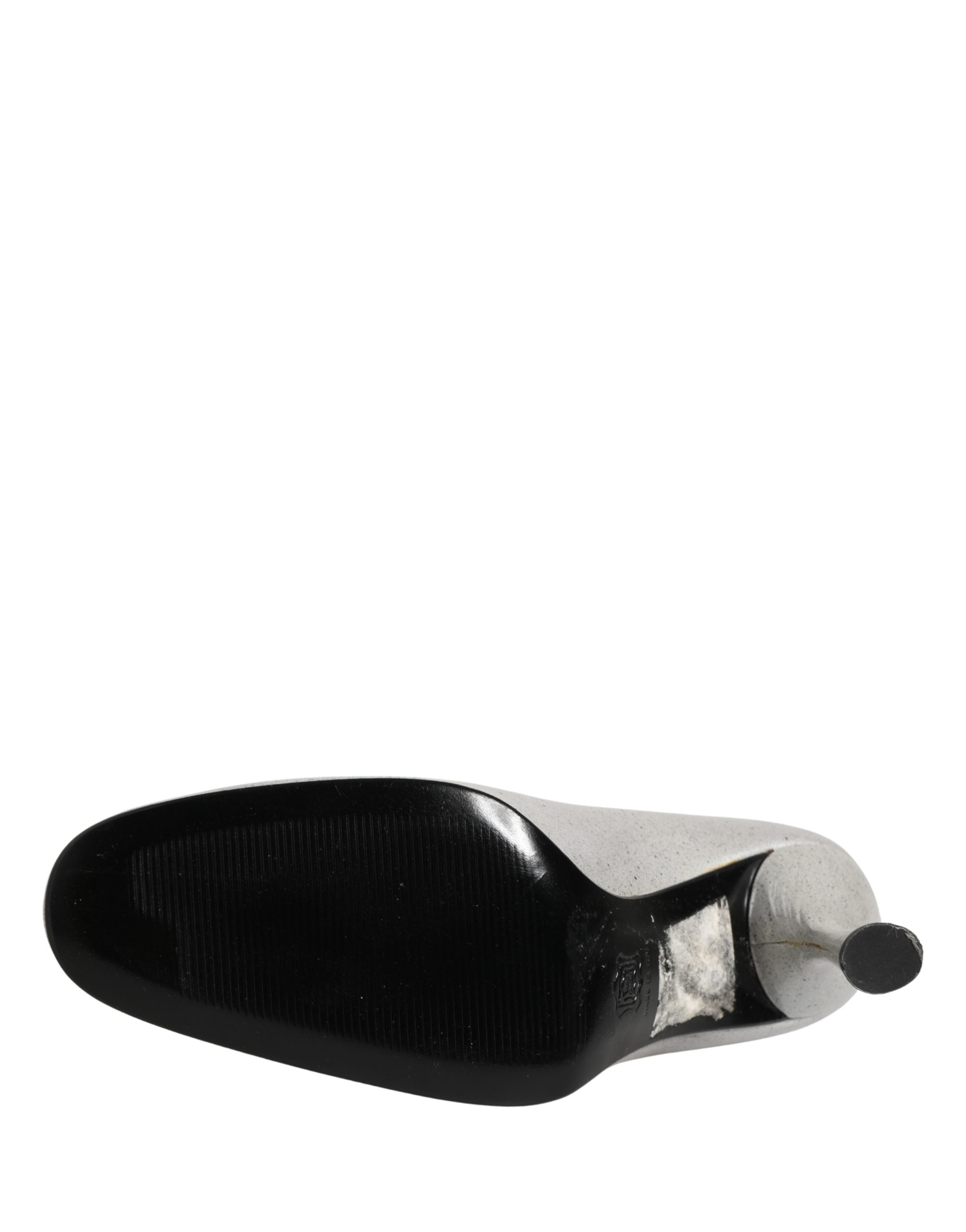 Escarpins blancs en cuir pour femmes Dolce & Gabbana, chaussures à talons élégantes avec design sophistiqué.
