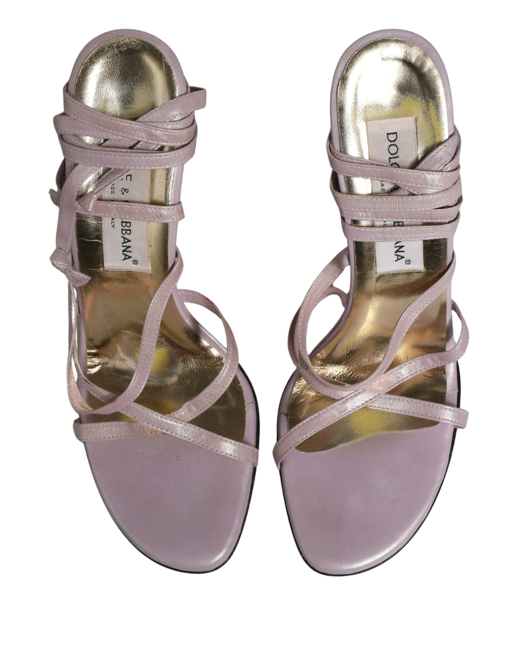 Sandales à talons compensés en cuir violet de Dolce & Gabbana, chaussures élégantes avec bride et plateforme.