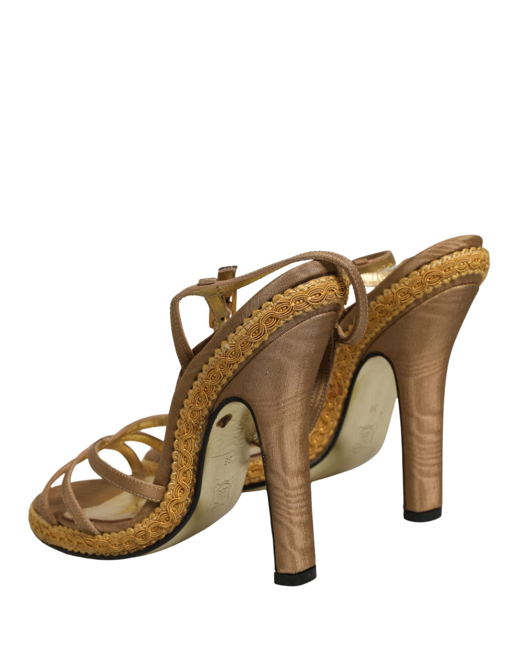 Sandales Dolce & Gabbana à talons en cuir marron avec bride à la cheville tressée, vue de côté.