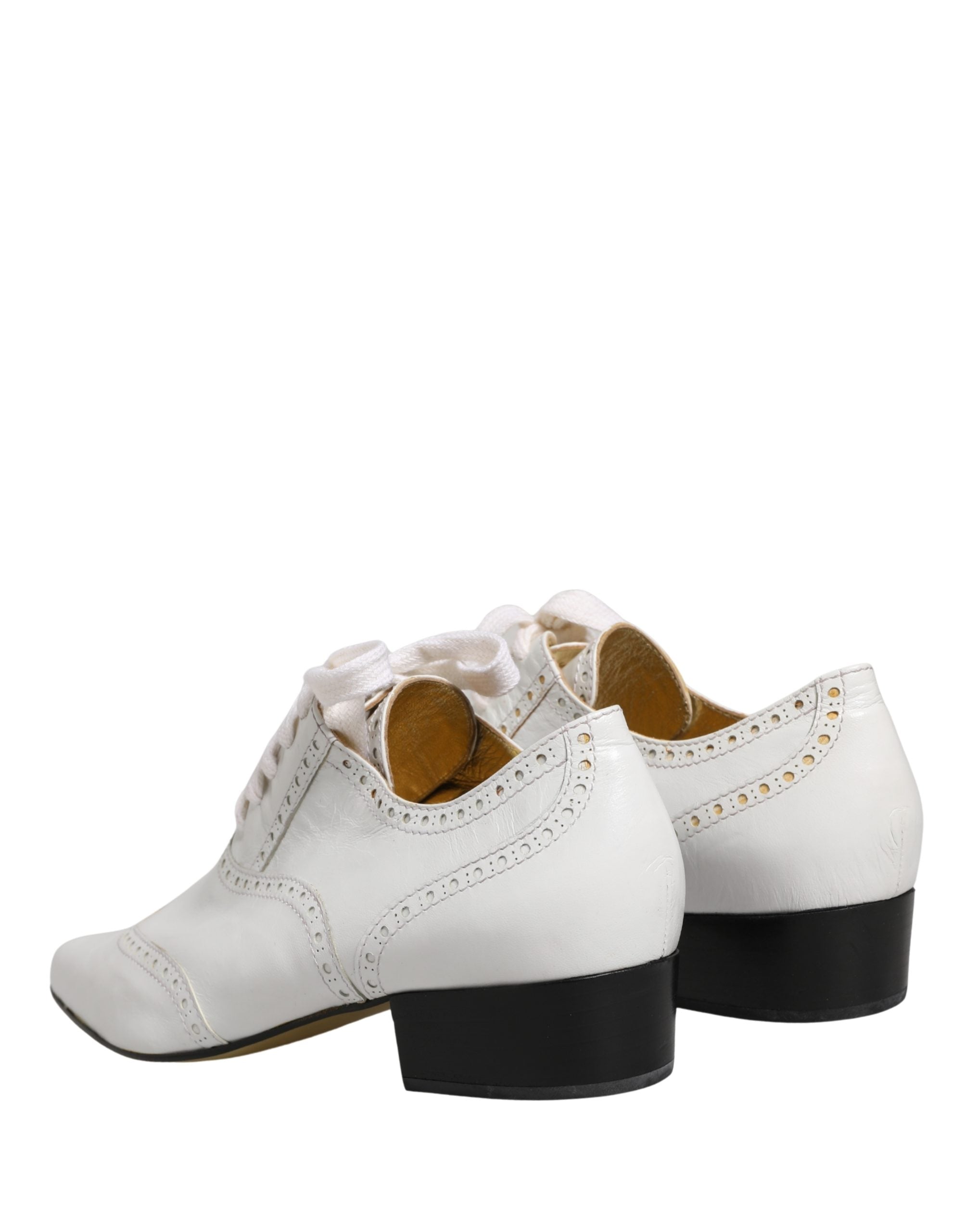 Chaussures Oxford à lacets en cuir blanc Dolce & Gabbana, brogues élégantes pour homme.