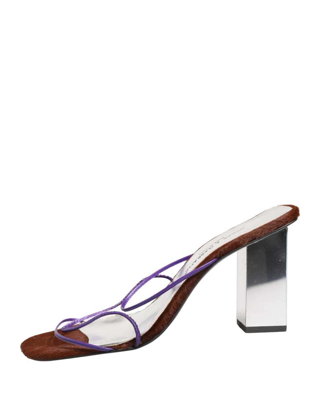 Sandales à talons carrés en argent de Dolce & Gabbana, chaussures à enfiler élégantes avec semelle en bloc métallique.