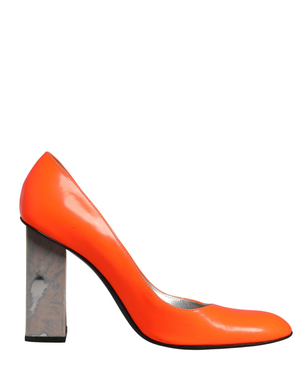Escarpins en cuir verni orange Dolce & Gabbana, chaussures à talons élégantes et sophistiquées.
