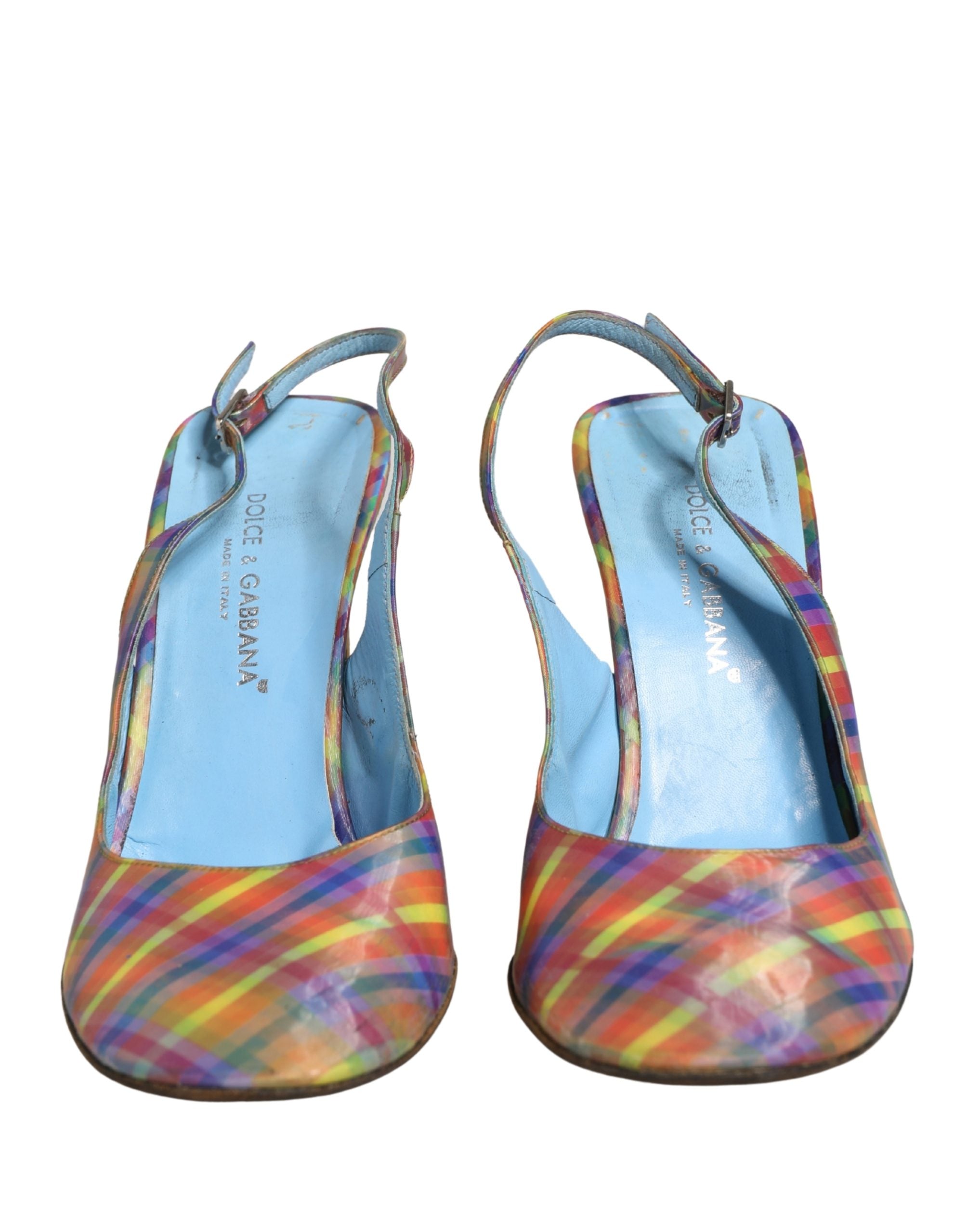 Sandales à talons Dolce & Gabbana à carreaux multicolores, style slingback, chaussures élégantes avec motif à carreaux.