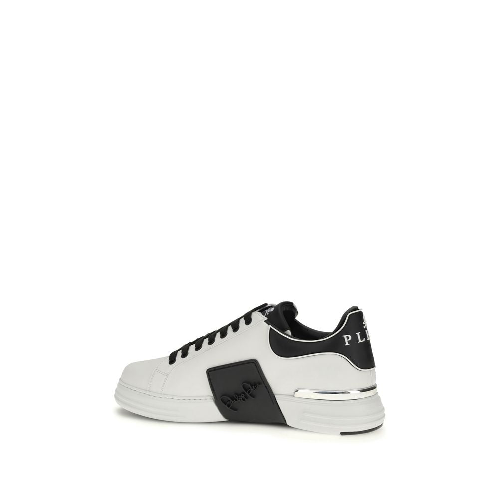 Basketball Philipp Plein en cuir de veau blanc Bos Taurus, baskets basses élégantes et modernes pour homme.