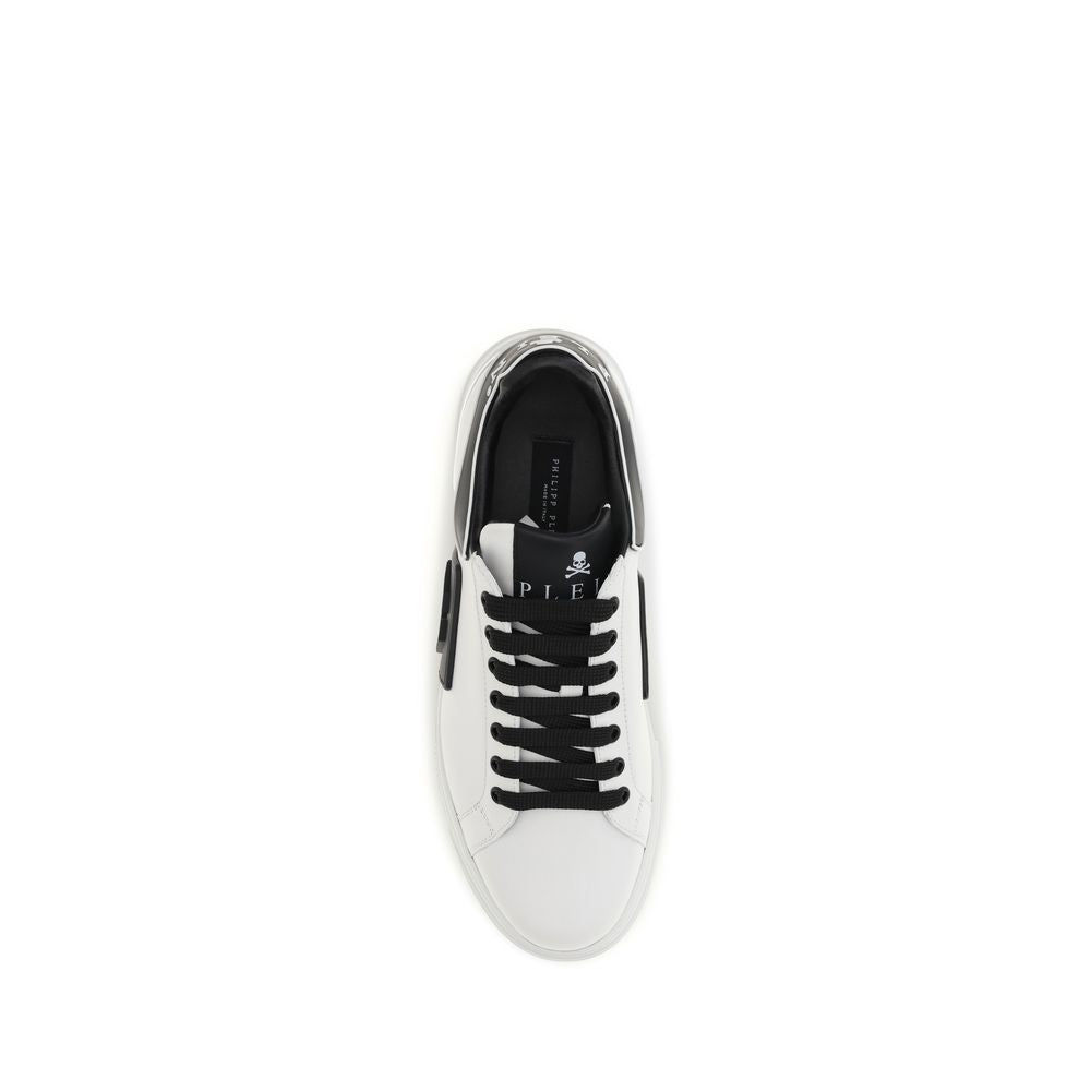 Baskets basses en cuir de veau blanc Philipp Plein Bos Taurus, style décontracté avec détails modernes.