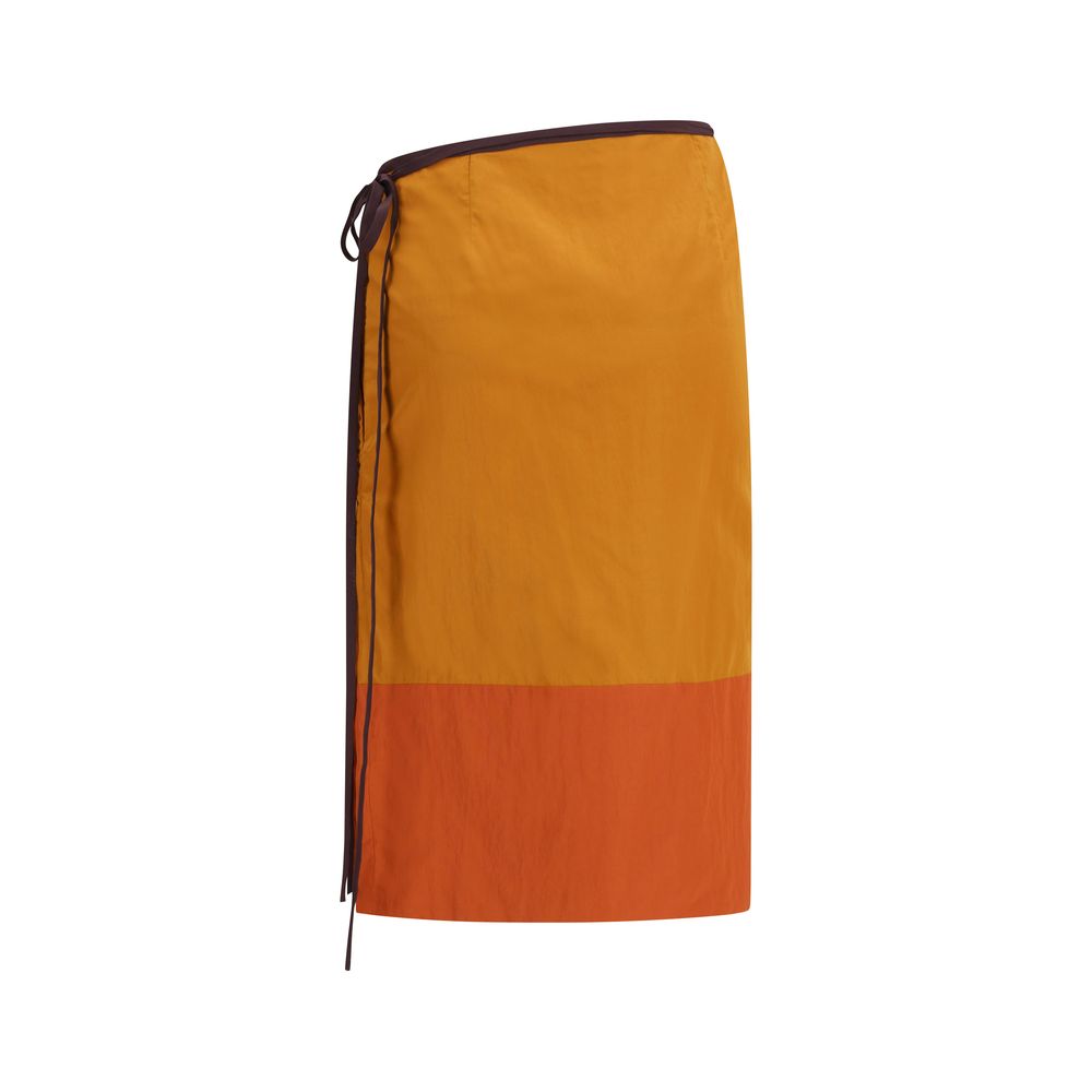 Jupe midi orange en nylon de Saint Laurent, élégante et moderne, avec une coupe fluide et un tissu léger.